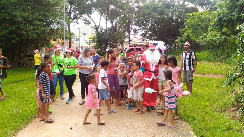 JB Solidário: Chegada Papai Noel - MOVIMENTO COMUNITÁRIO DO JARDIM BOTÂNICO